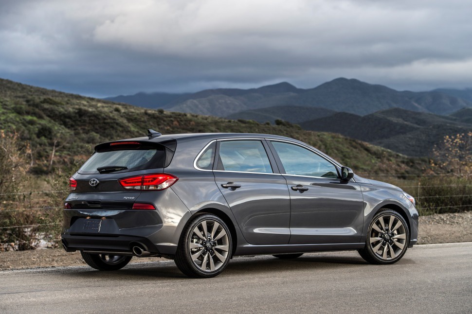 Hyundai Elantra technical specifications and fuel economy